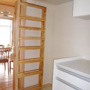 冷蔵庫横ぴったり寸法収納棚