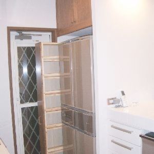 冷蔵庫横その２